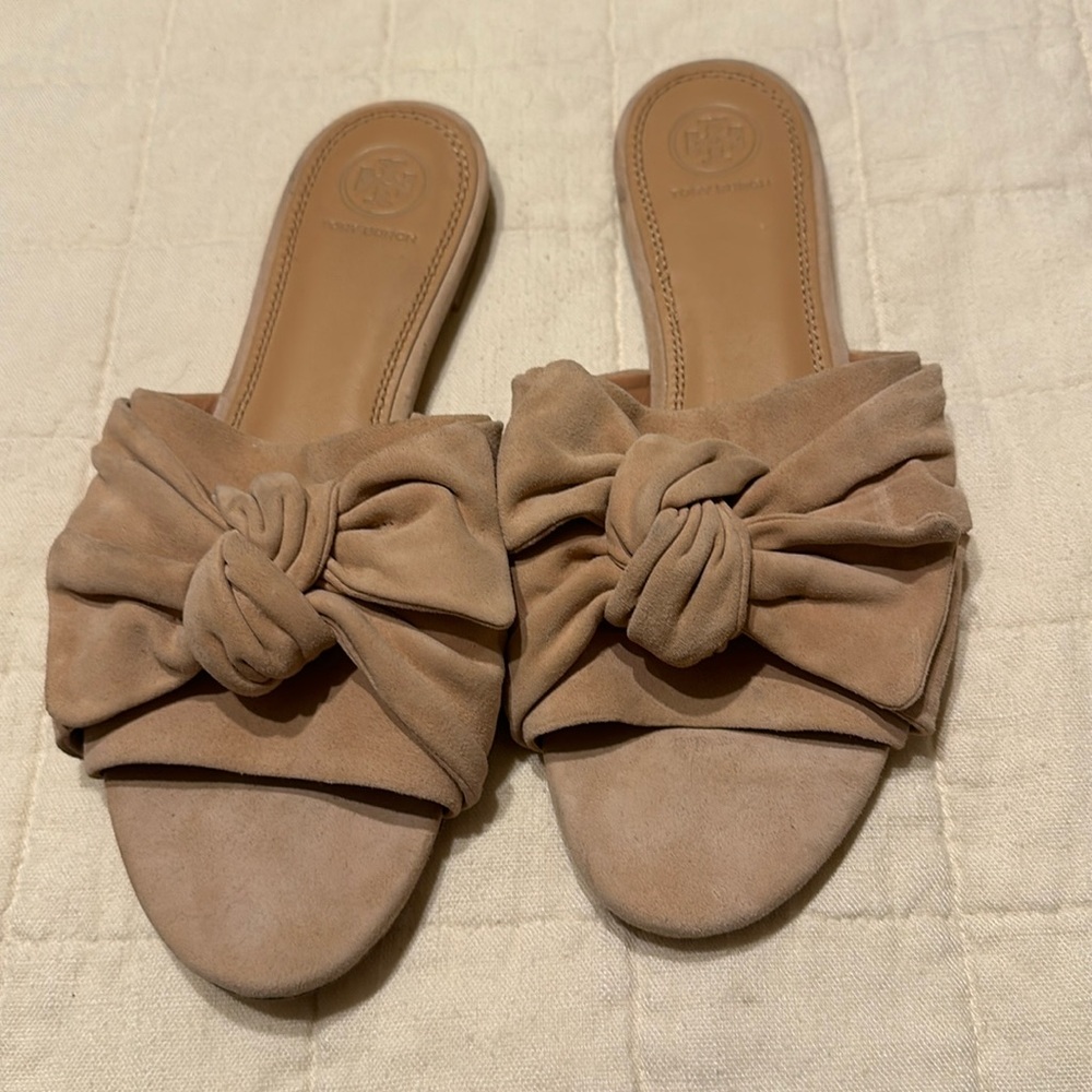 Tory Burch Annabelle Bow Slide, Size 8.5. Tan, Bl… - image 1